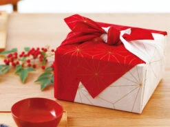 Furoshiki Rouge/blanc Hexagone 70cm